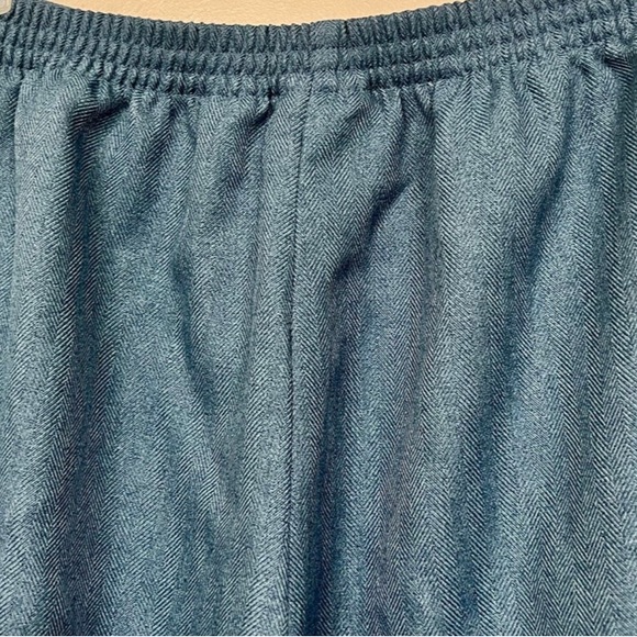 Women’s Capris Dress Slacks By Alfred Dunner. Size 12P - Picture 6 of 11